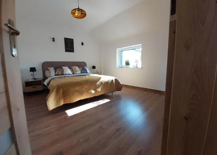 Debowka Деревянный коттедж Wilcze (Greater Poland)